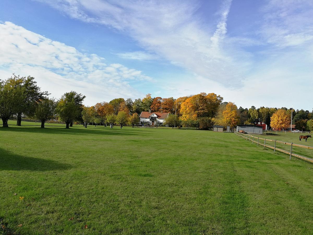 Ekeby I Bro Bed & Breakfast Exterior photo